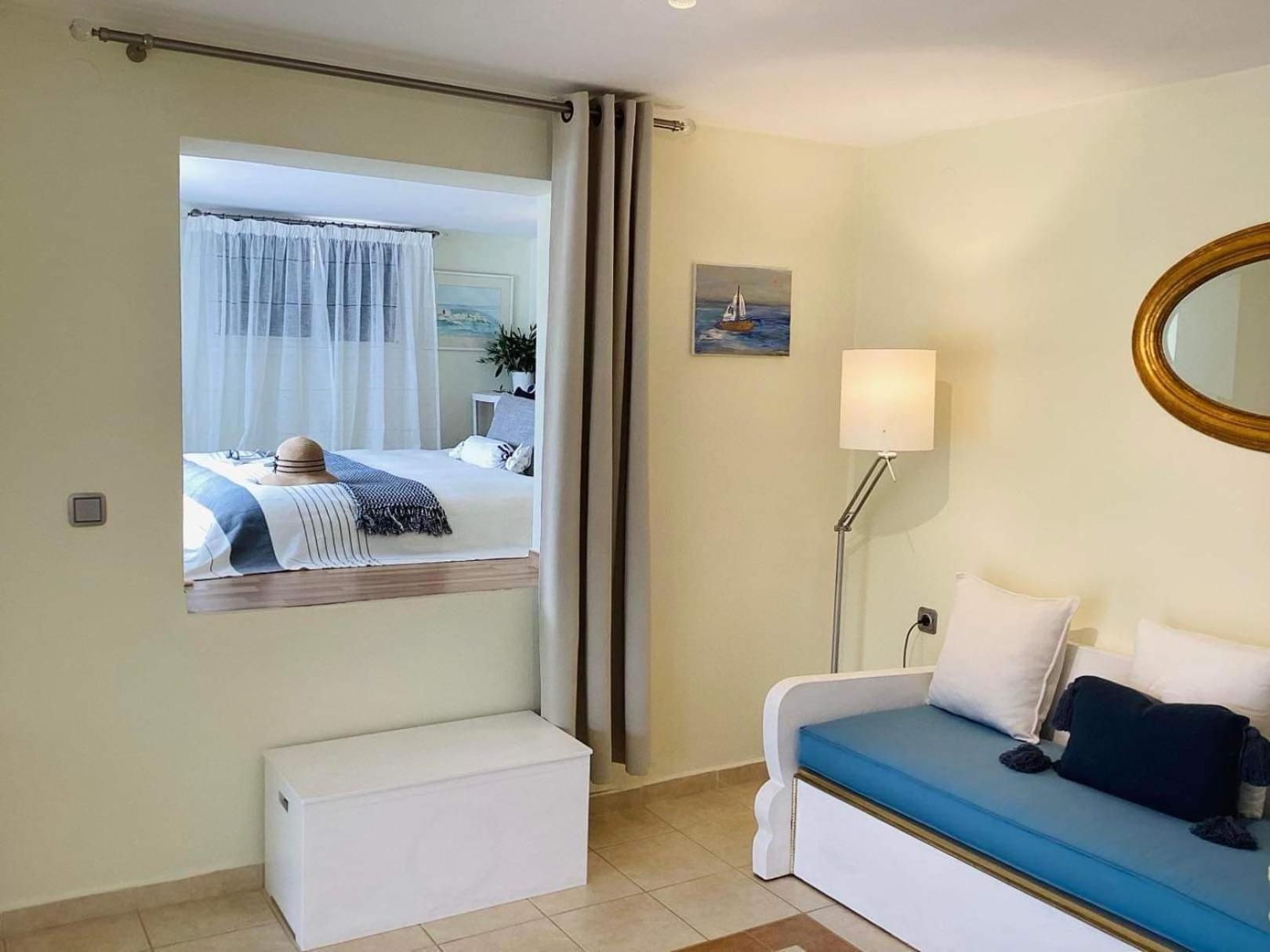 The Blue House Apartment Vromolithos ภายนอก รูปภาพ