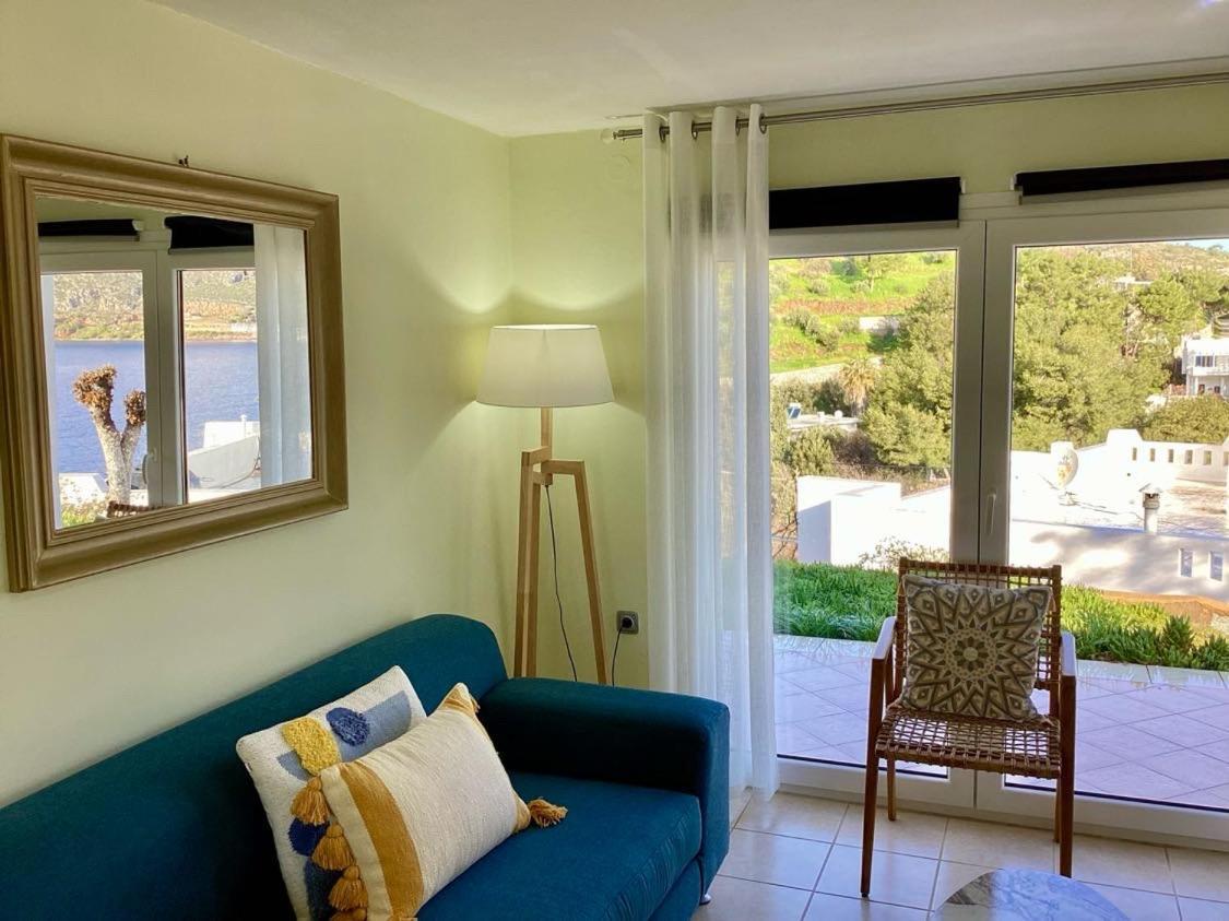 The Blue House Apartment Vromolithos ภายนอก รูปภาพ